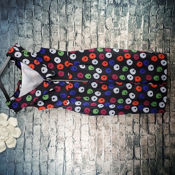 Unique Vintage x Barbie | 60th Anniversary Retro Bombshell Barbie Bodycon Dress - Picture 4 of 11